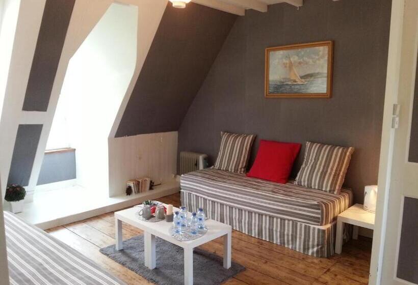 ベッドアンドブレックファースト Les Chambres Du Château Du Rozel