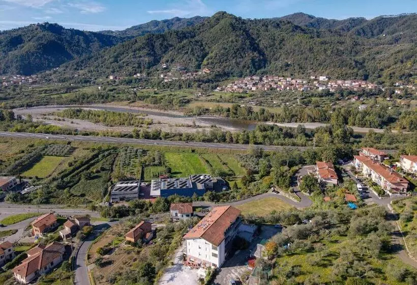 Hotelli Albergo Ristorante La Greppia