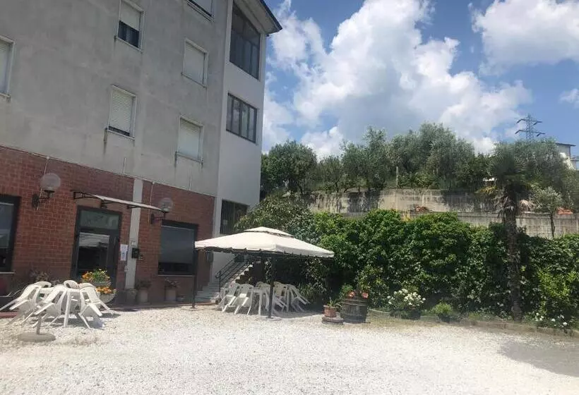 Hotelli Albergo Ristorante La Greppia