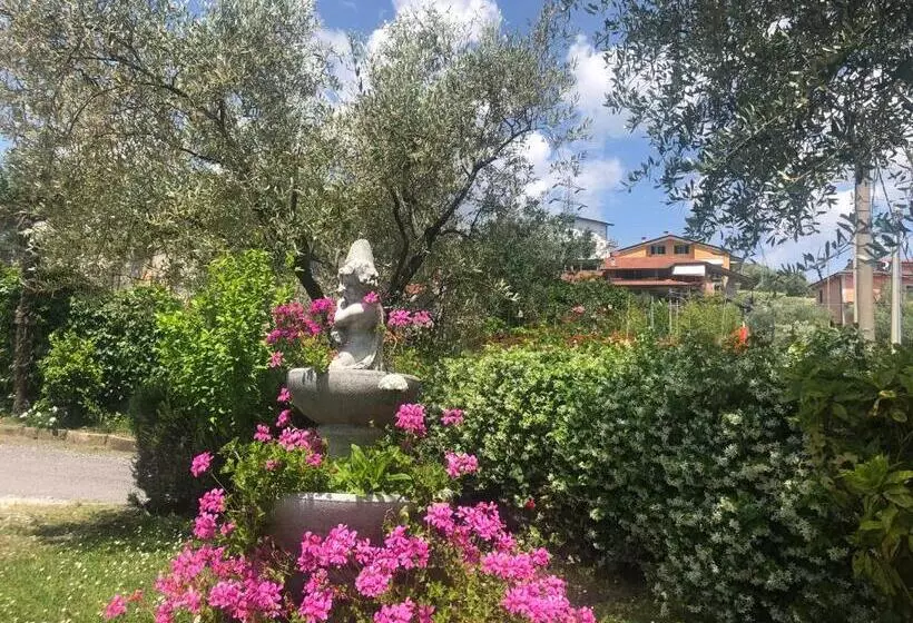 Hotelli Albergo Ristorante La Greppia