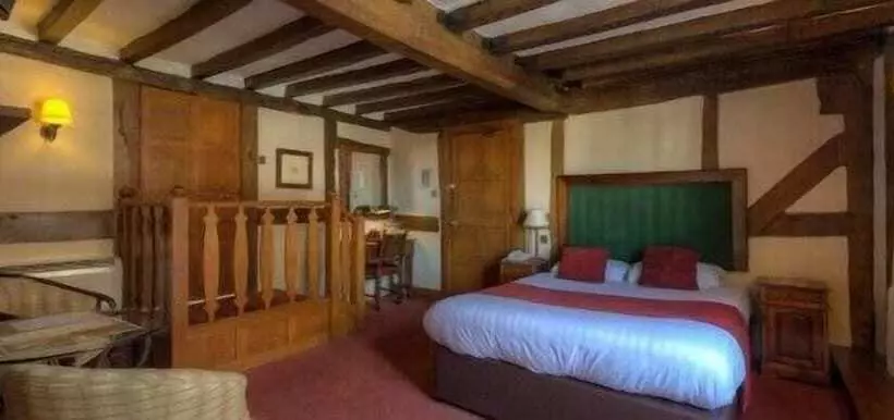 Hotelli Dog & Partridge By Chef & Brewer Collection