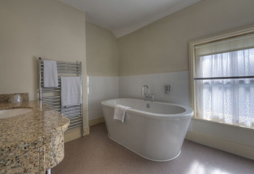 ホテル Dog & Partridge By Chef & Brewer Collection