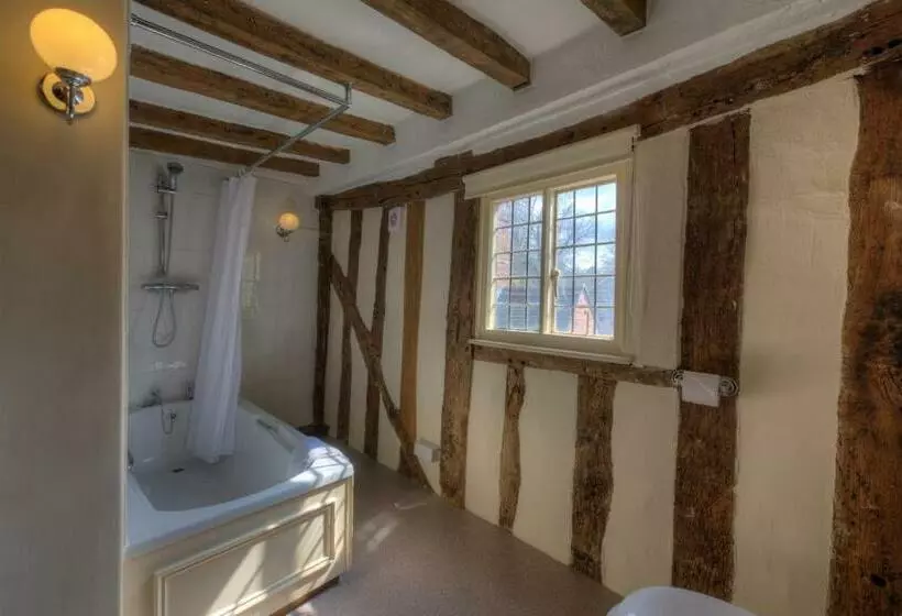 Hotelli Dog & Partridge By Chef & Brewer Collection