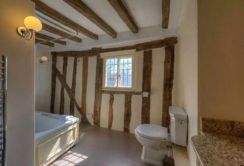 Hotelli Dog & Partridge By Chef & Brewer Collection