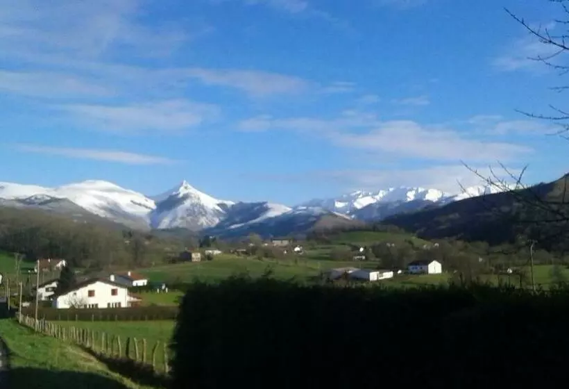 ホテル Ferme Auberge Ibarnia