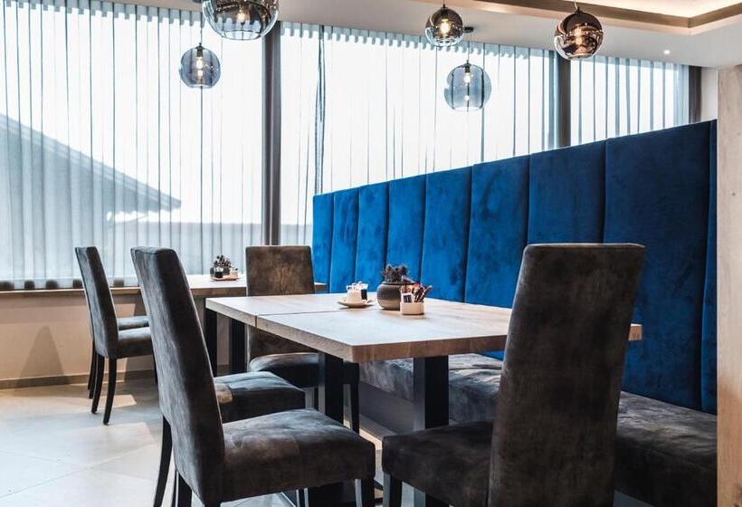 فندق Luis & Die Buabm   Gasthof Jenesien