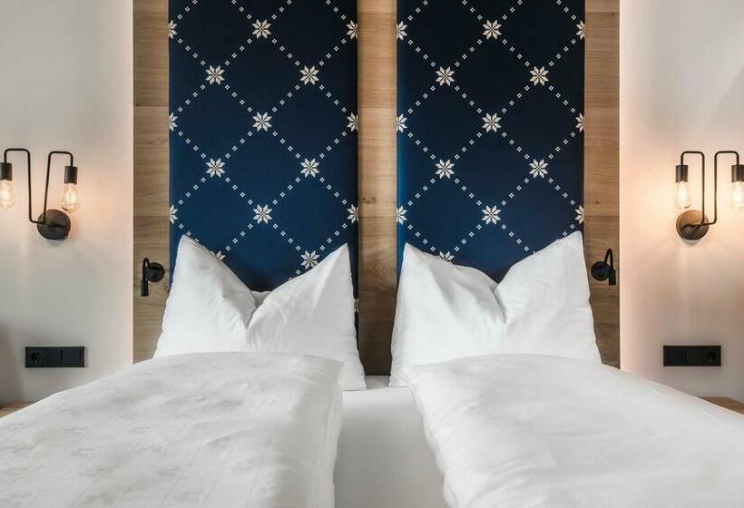 فندق Luis & Die Buabm   Gasthof Jenesien