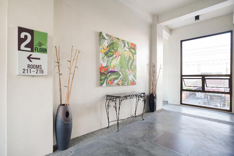 Hotel Oyo 425 Residences By Sirc