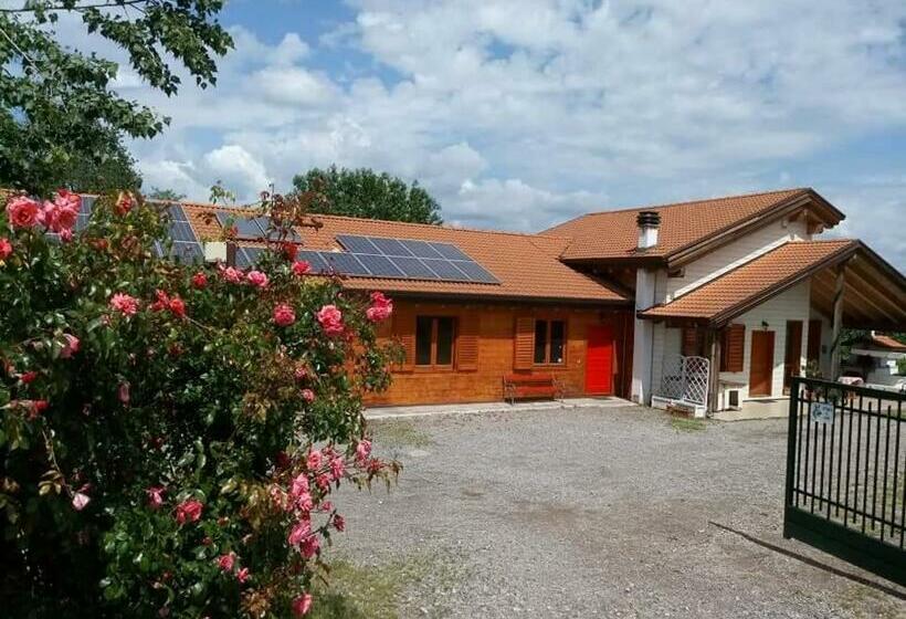 فندق Agriturismo Bio Apipoli