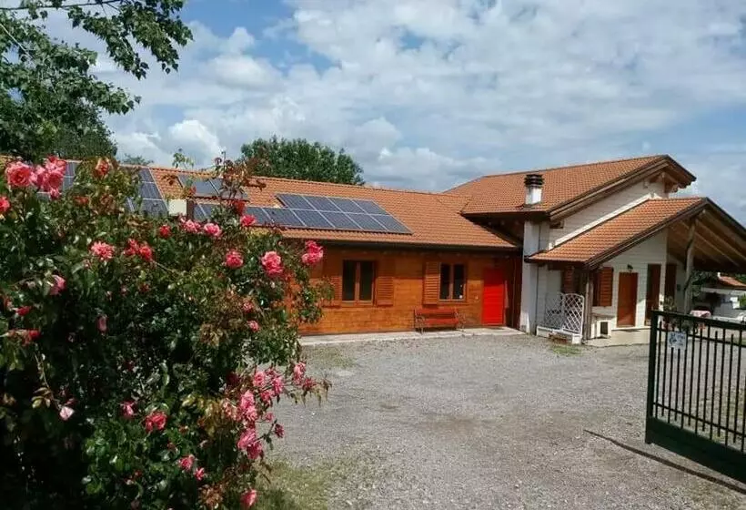 Hotelli Agriturismo Bio Apipoli