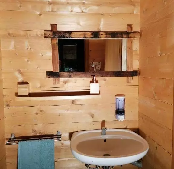 Hotelli Agriturismo Bio Apipoli