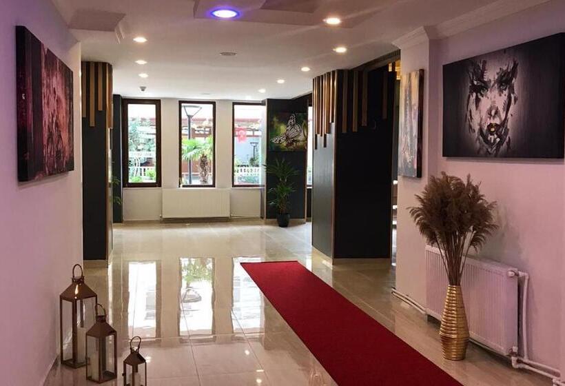 בית מלון כפרי Grand Krone