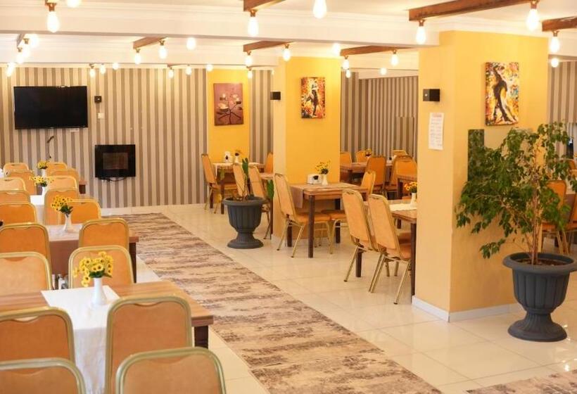 בית מלון כפרי Grand Krone