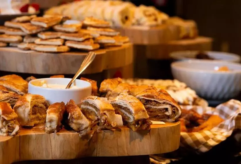 ホテル Laghetto Resort Golden Oficial