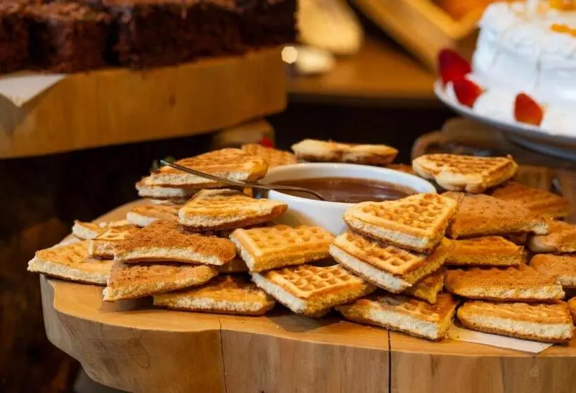 ホテル Laghetto Resort Golden Oficial