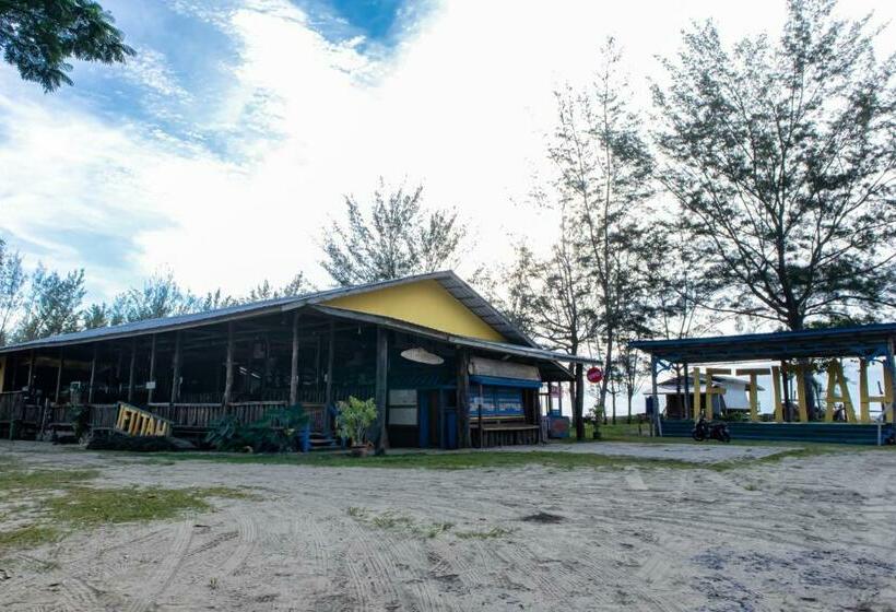 בית מלון כפרי Oyo 90320 Iftitah Restaurant & Resort