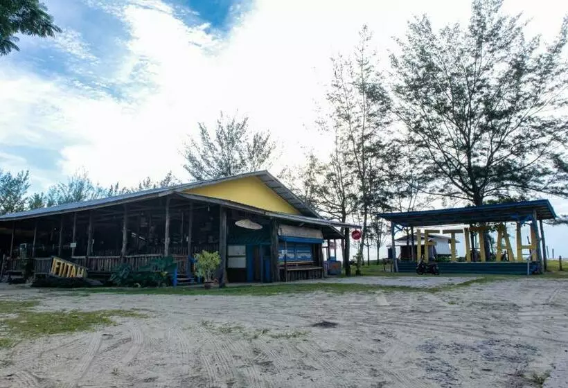 ホテル Oyo 90320 Iftitah Restaurant & Resort