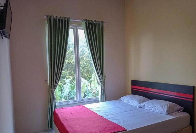 בית מלון כפרי Rama Shinta Homestay Redpartner