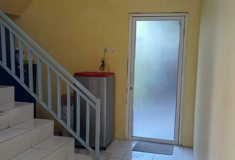 בית מלון כפרי Rama Shinta Homestay Redpartner