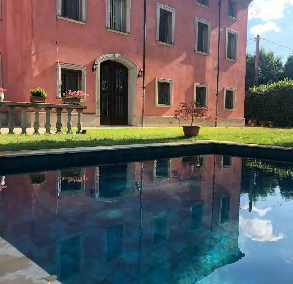 Hotelli Villa Montanarini