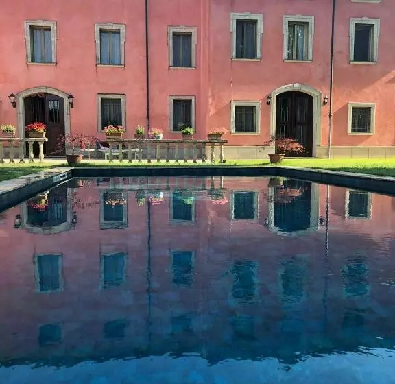 Hotelli Villa Montanarini