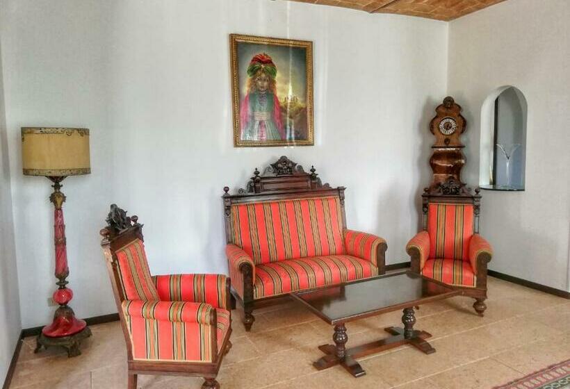 בית מלון כפרי Villa Montanarini