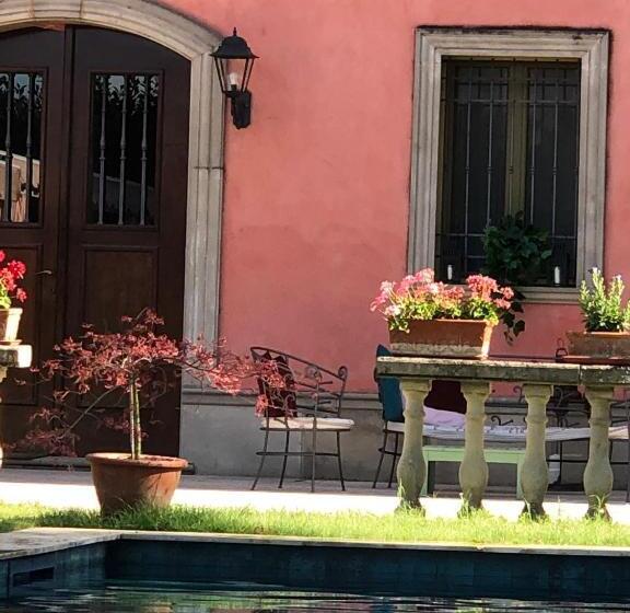 בית מלון כפרי Villa Montanarini