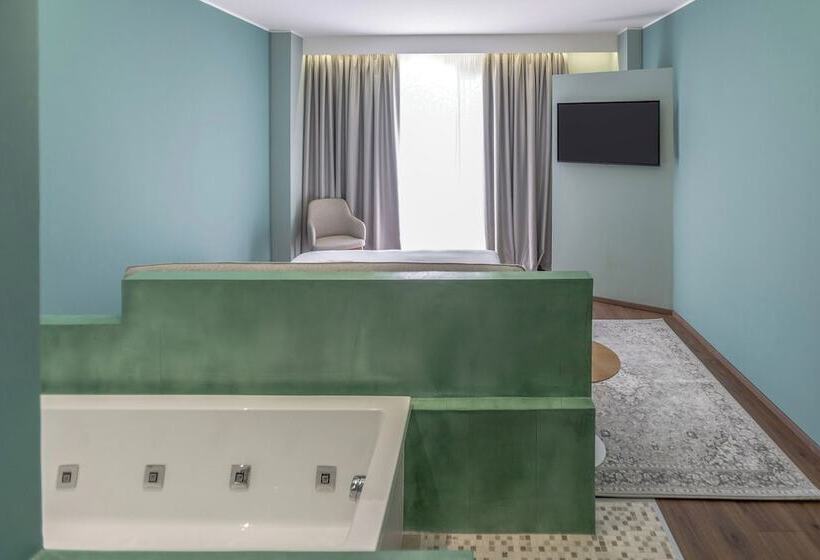 ホテル Vlora Priam Affiliated by Meliá