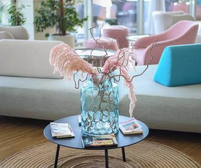 ホテル Vlora Priam Affiliated by Meliá