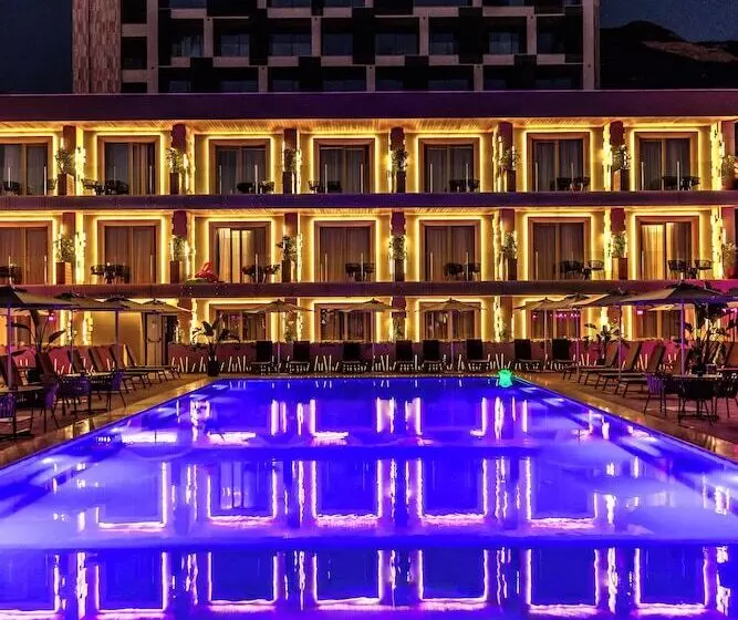 ホテル Vlora Priam Affiliated by Meliá