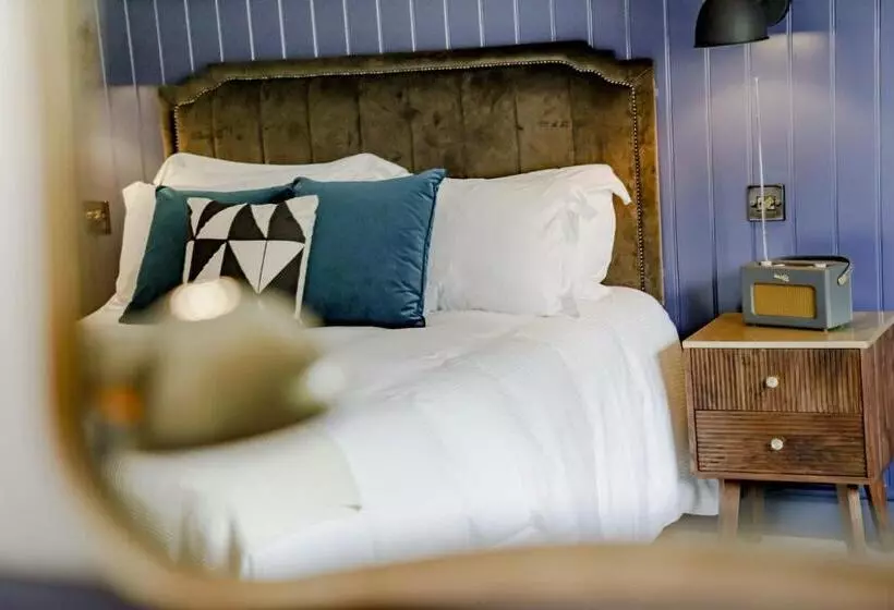 Retkeilymaja Bel And The Dragon At Red Lion Wendover