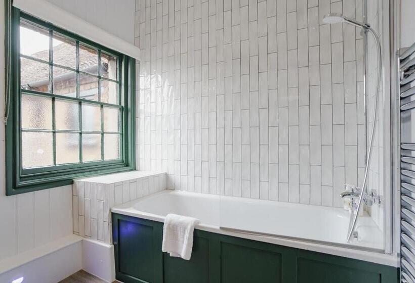 ユースホステル Bel And The Dragon At Red Lion Wendover