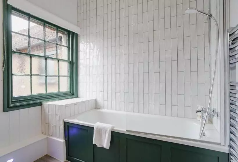 Retkeilymaja Bel And The Dragon At Red Lion Wendover