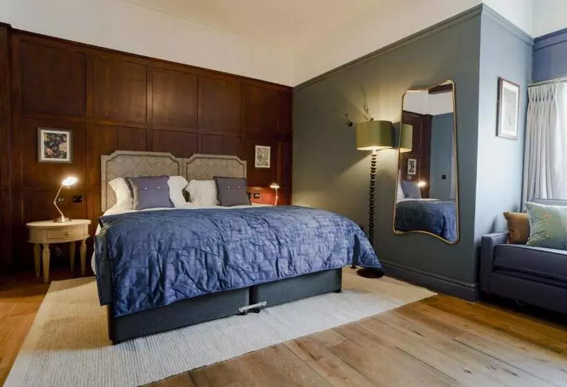 Retkeilymaja Bel And The Dragon At Red Lion Wendover