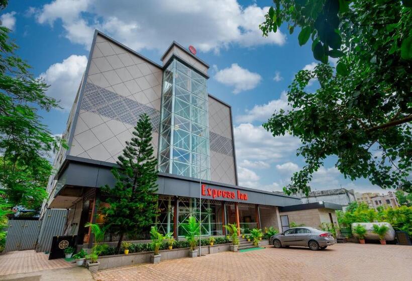 ホテル Freesia By Express Inn