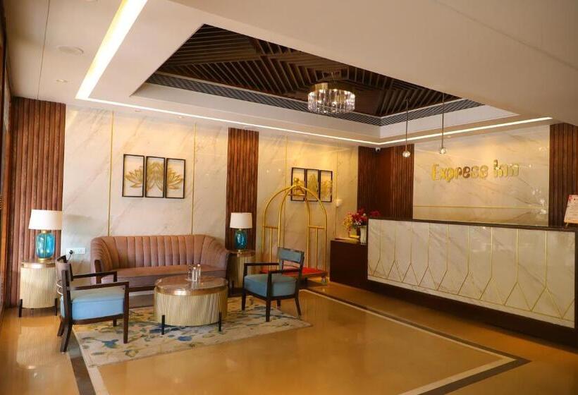 ホテル Freesia By Express Inn