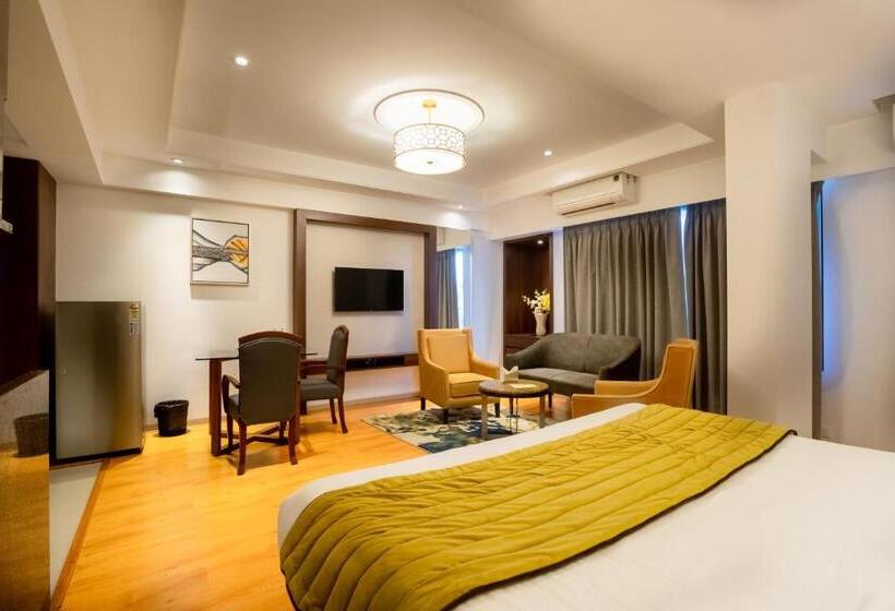 ホテル Freesia By Express Inn