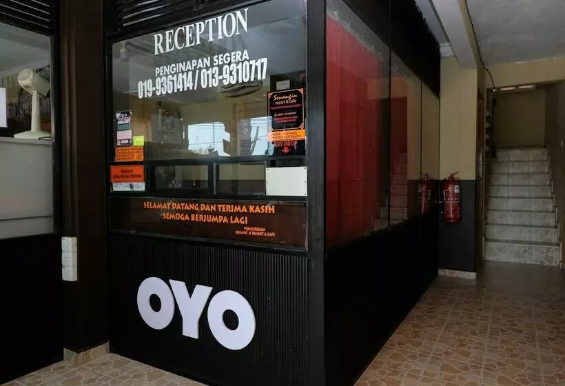 Hotelli Oyo 44005 Senangin Resort & Cafe