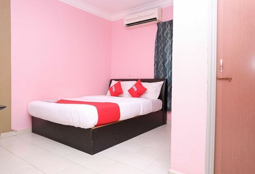 فندق Oyo 44005 Senangin Resort & Cafe