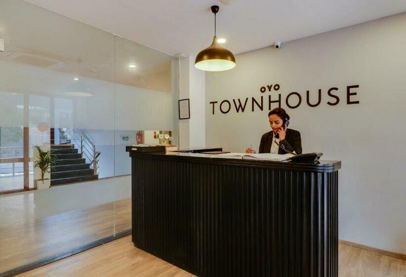 فندق Vaccinated Staff Oyo 79187 Townhouse 181 Ganeshpeth Colony