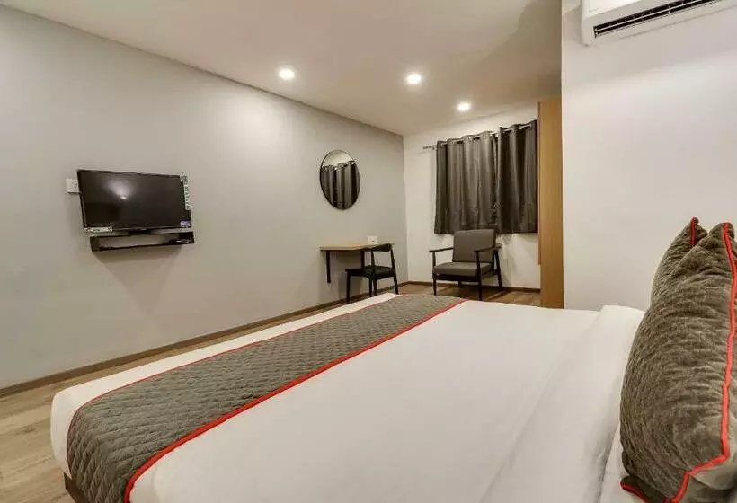 ホテル Vaccinated Staff Oyo 79187 Townhouse 181 Ganeshpeth Colony