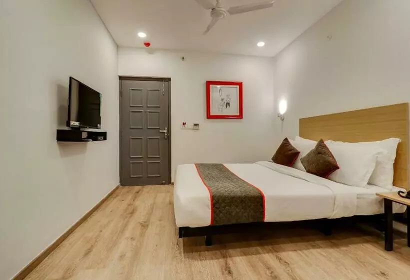 ホテル Vaccinated Staff Oyo 79187 Townhouse 181 Ganeshpeth Colony