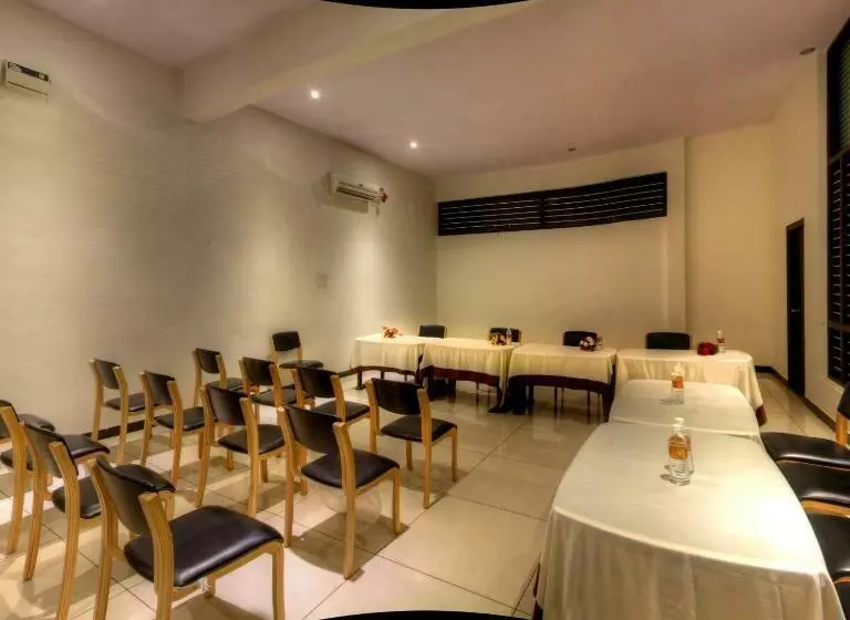 Nijaguna Resort & Spa   Near Brt Wildlife