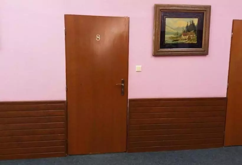 ペンション Retro Vrbovec