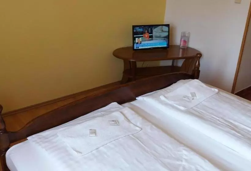 ペンション Retro Vrbovec