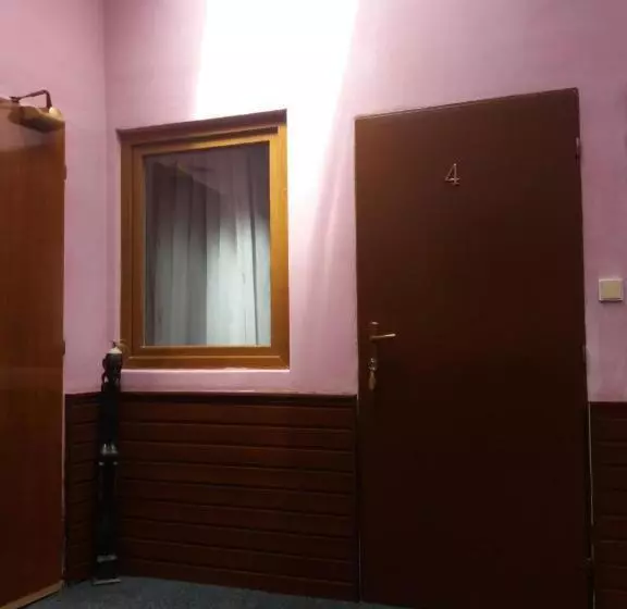 ペンション Retro Vrbovec