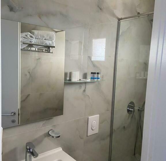 بنسيون Persephone