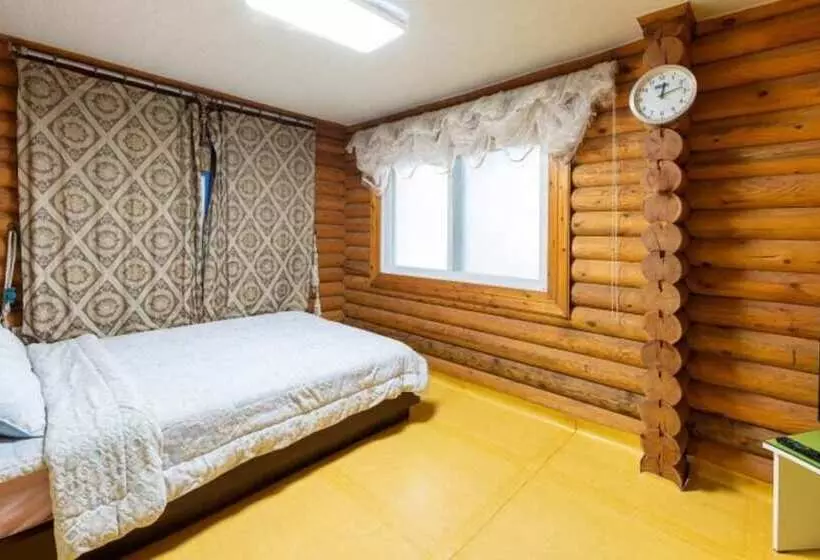 Fortune Rising Sun Hill Pension B