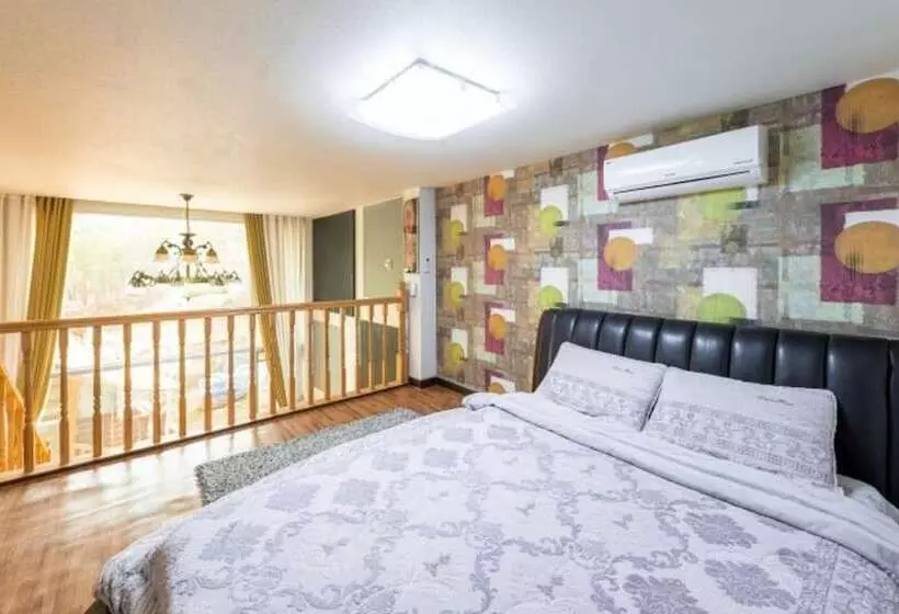 Fortune Rising Sun Hill Pension B