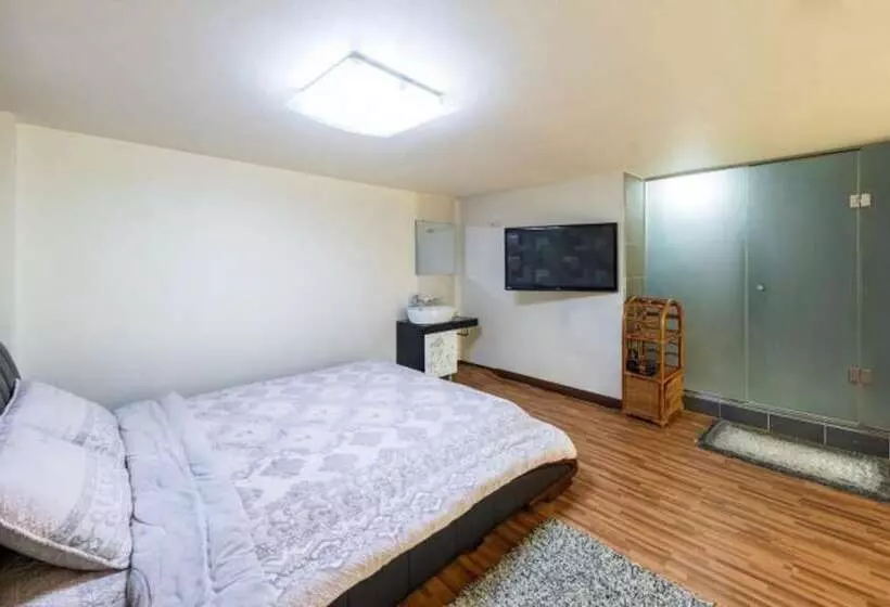 Fortune Rising Sun Hill Pension B